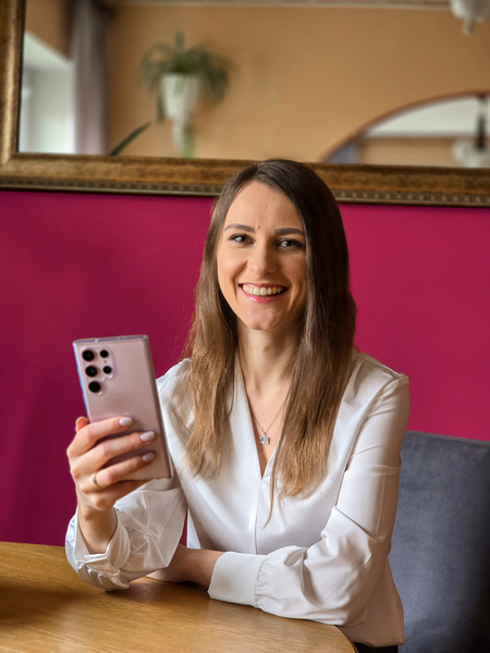 Zdjęcie na okładce dla Mediagret Greta Woźnialis-Bagan - Marketing Social Media - strategia, nagrywanie rolek, reklamy META